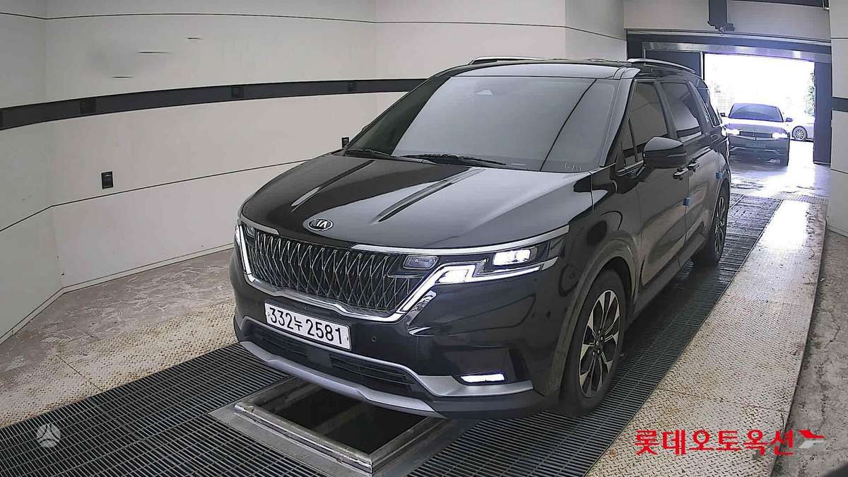 Kia Carnival, 2.2 l., Минивэн