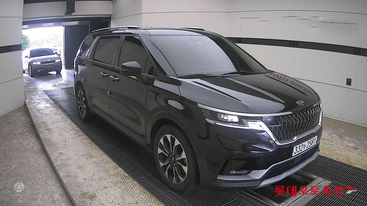 Kia Carnival, 2.2 l., Минивэн