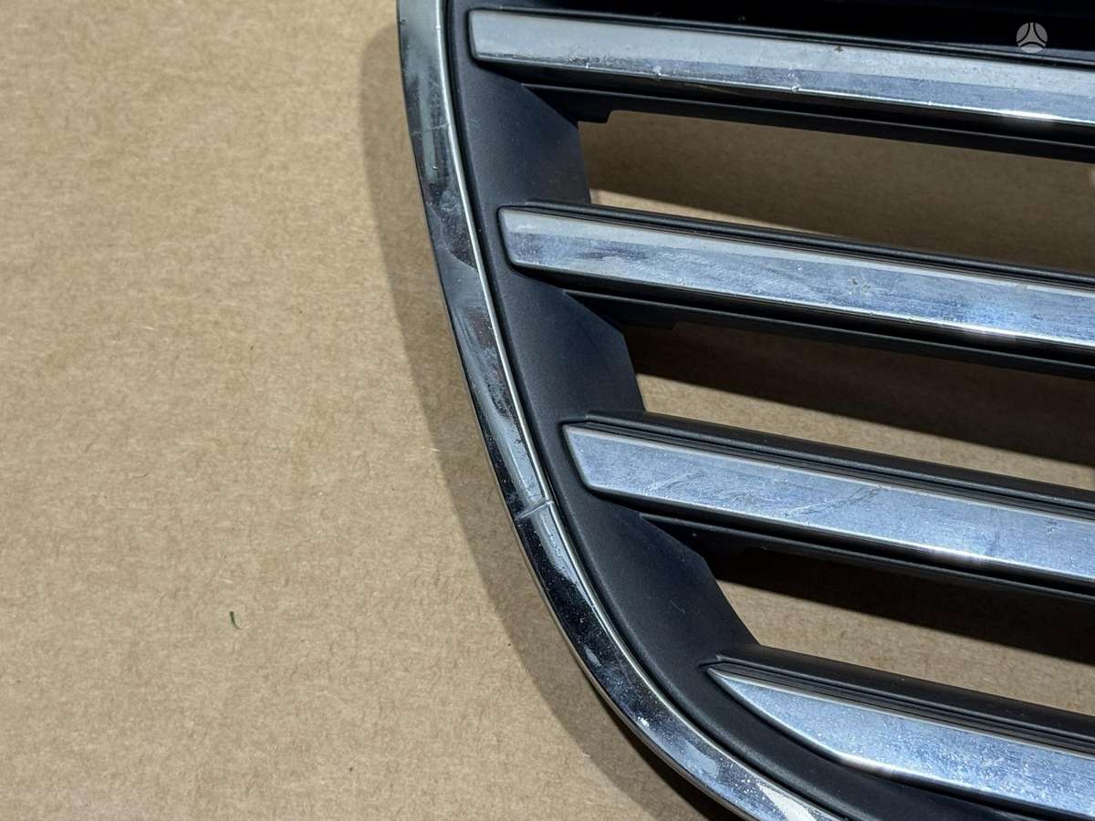 Volvo V70 apdailos grotelės