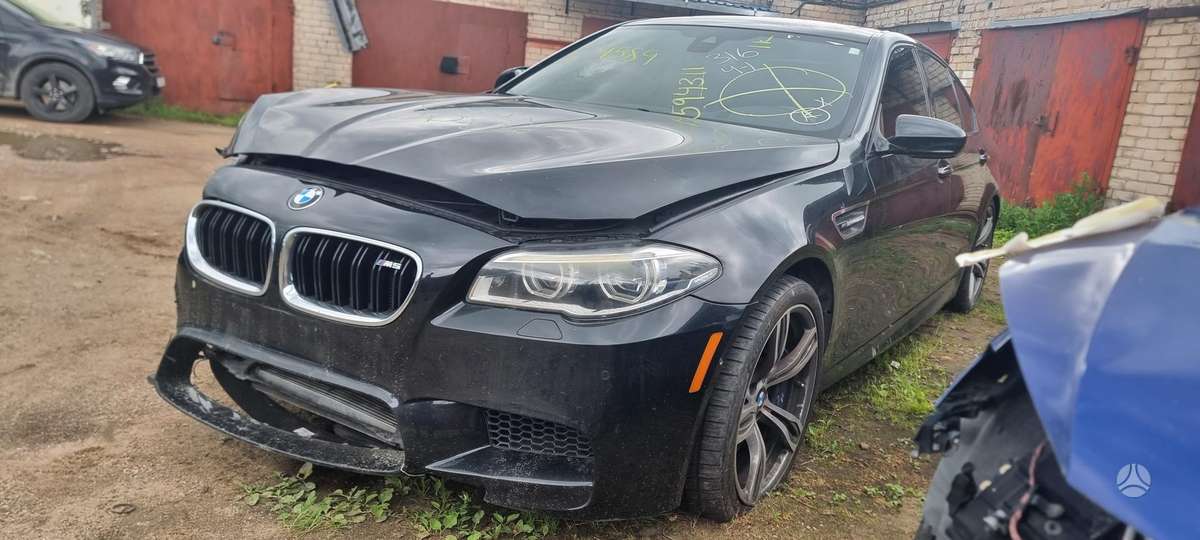 BMW M5, 4.4 l., Седан