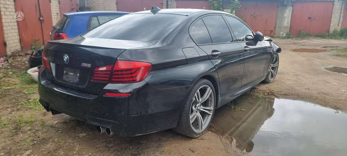 BMW M5, 4.4 l., Седан