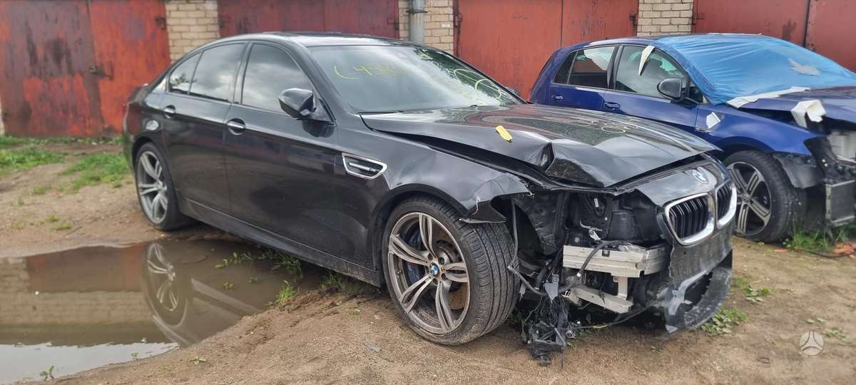 BMW M5, 4.4 l., Седан