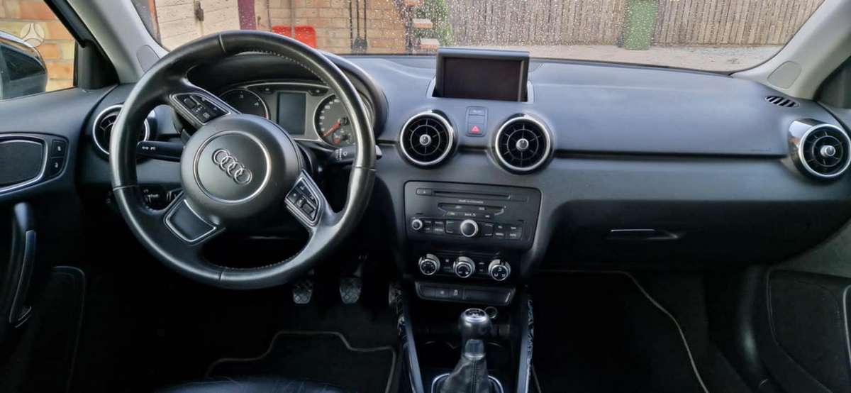 Audi A1, 1.6 l., hatchback
