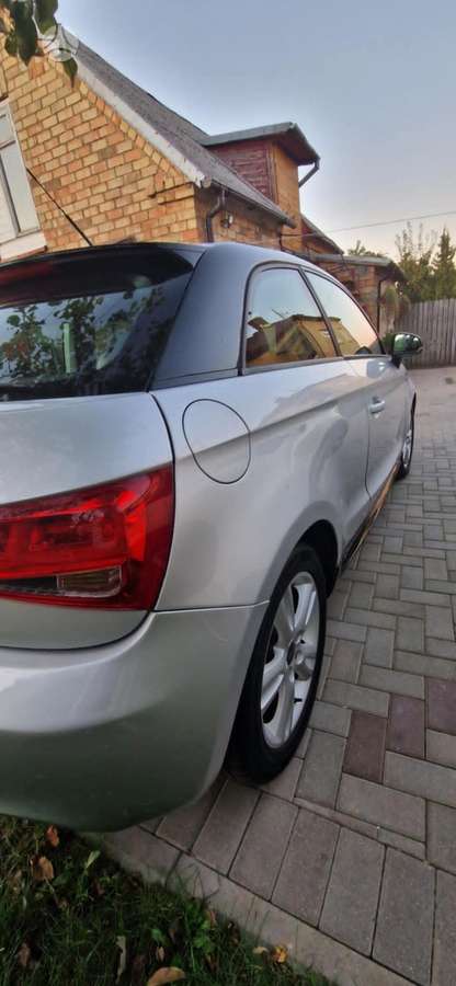 Audi A1, 1.6 l., Хэтчбек
