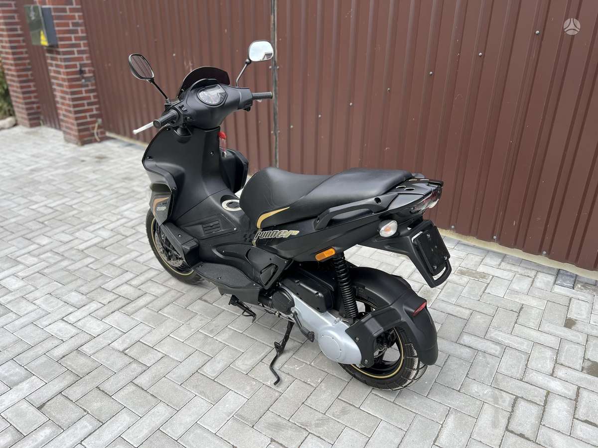 Gilera Runner 49cc, мотороллеры / мопеды