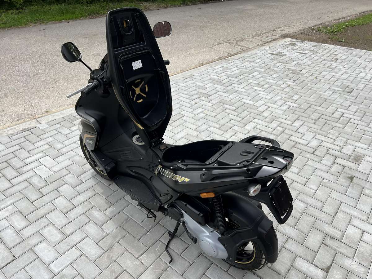 Gilera Runner 49cc, мотороллеры / мопеды