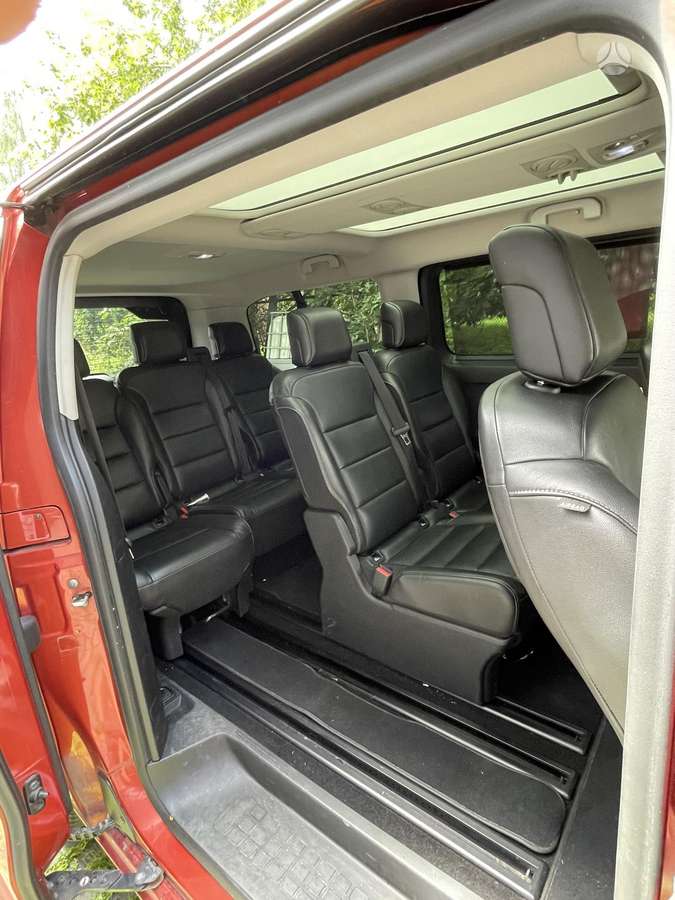 Peugeot Traveller - 11