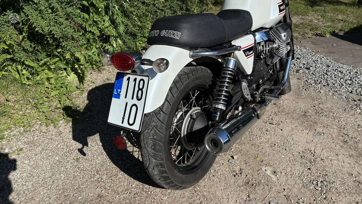 Moto Guzzi V7 744cc, street / classic