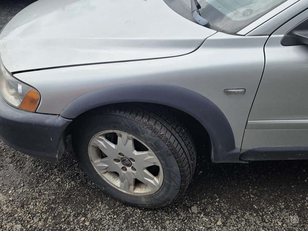 Volvo XC70 for parts