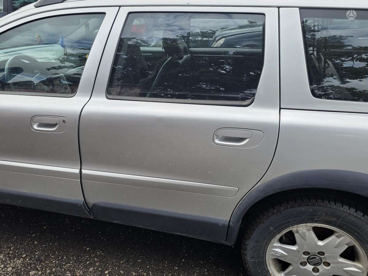 Volvo XC70 dalimis