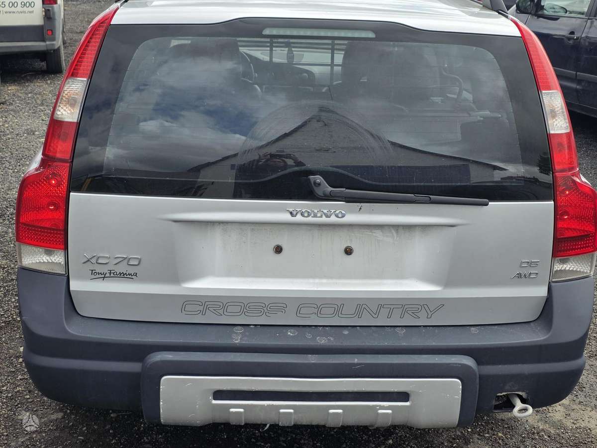 Volvo XC70 for parts