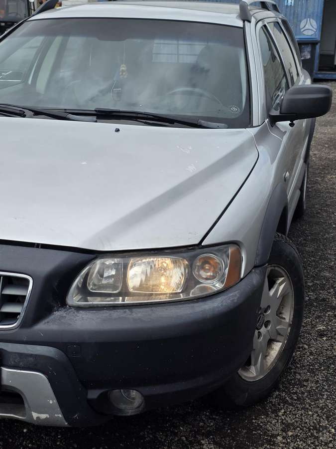 Volvo XC70 for parts