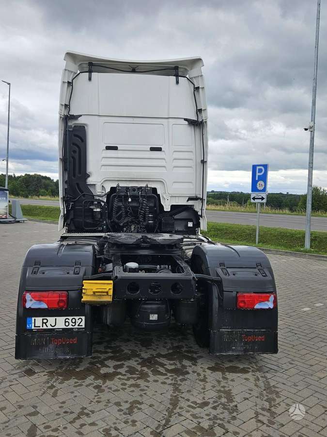 MAN TGX 18.470, double sleeper