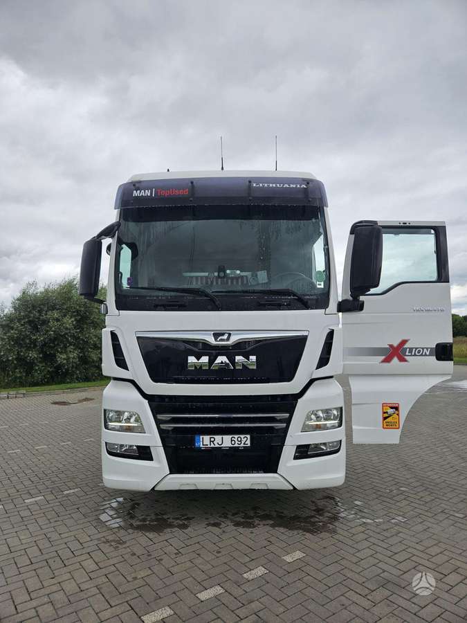 MAN TGX 18.470, double sleeper