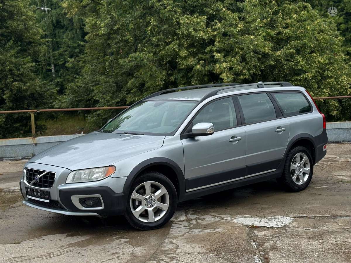 Volvo XC70, 2.4 l., wagon