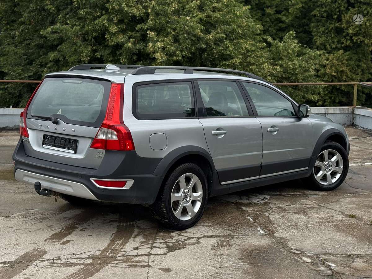 Volvo XC70, 2.4 l., wagon