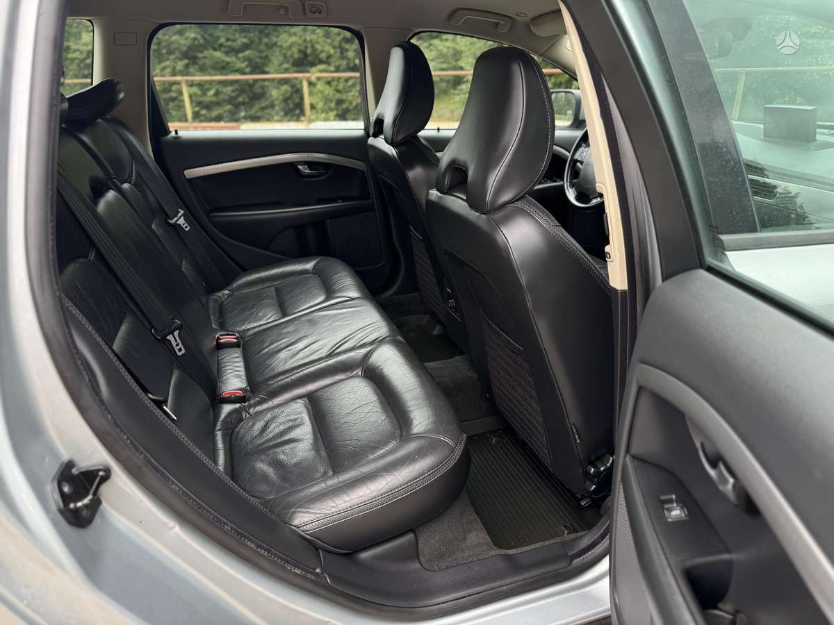 Volvo XC70, 2.4 l., wagon