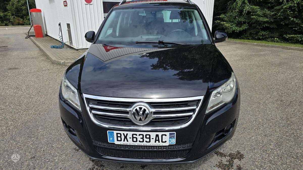Volkswagen Tiguan - 2