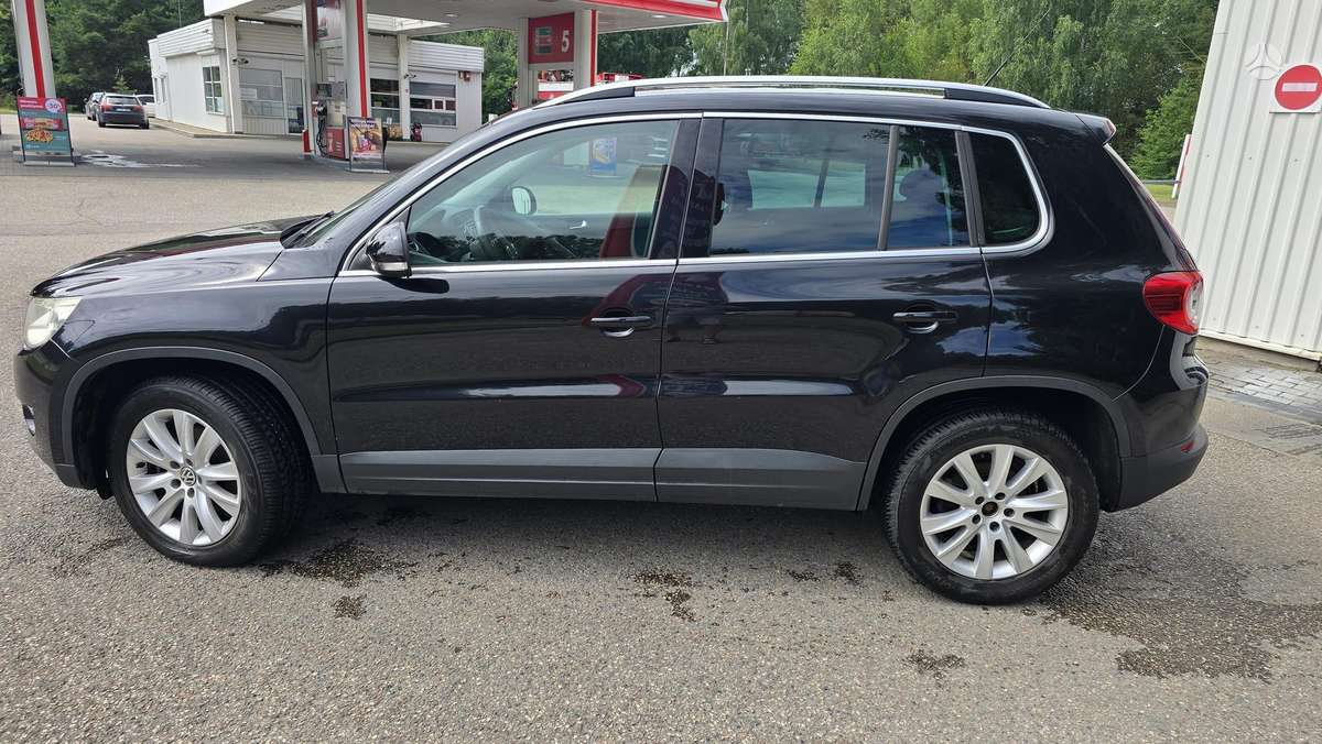 Volkswagen Tiguan - 12