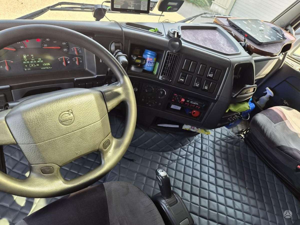 Volvo FH 460, double sleeper
