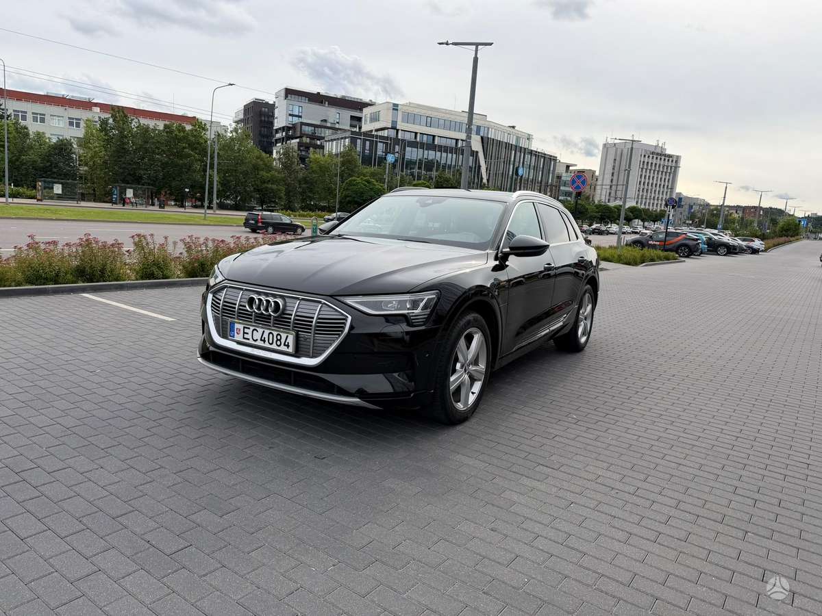 Audi e-tron, 95 kWh, off-road / crossover