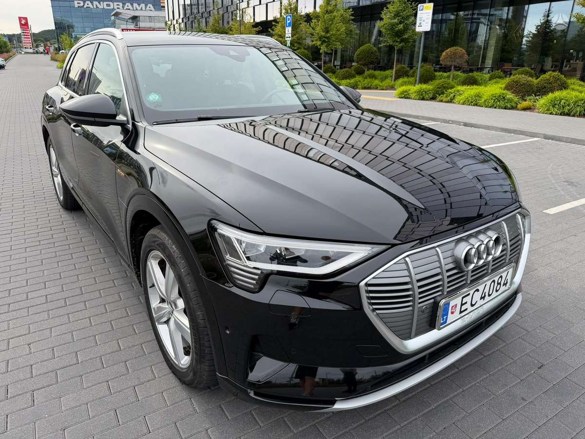 Audi e-tron, 95 kWh, off-road / crossover