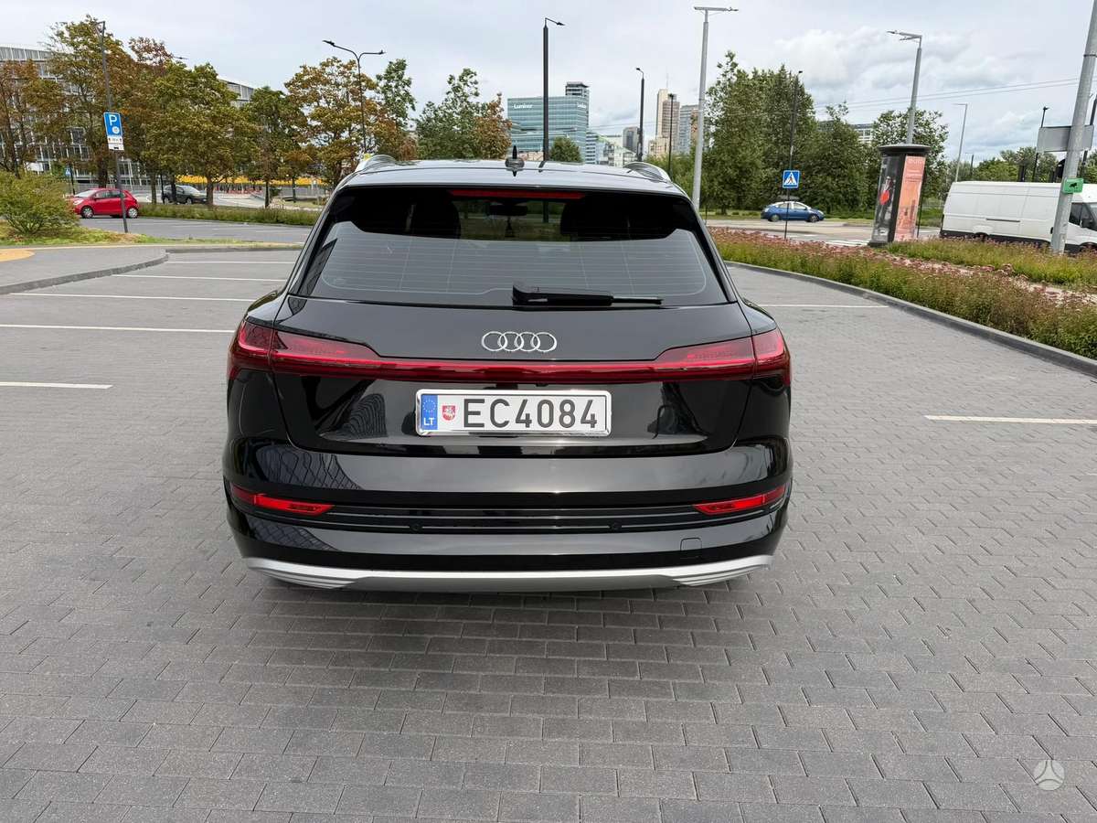 Audi e-tron, 95 kWh, off-road / crossover