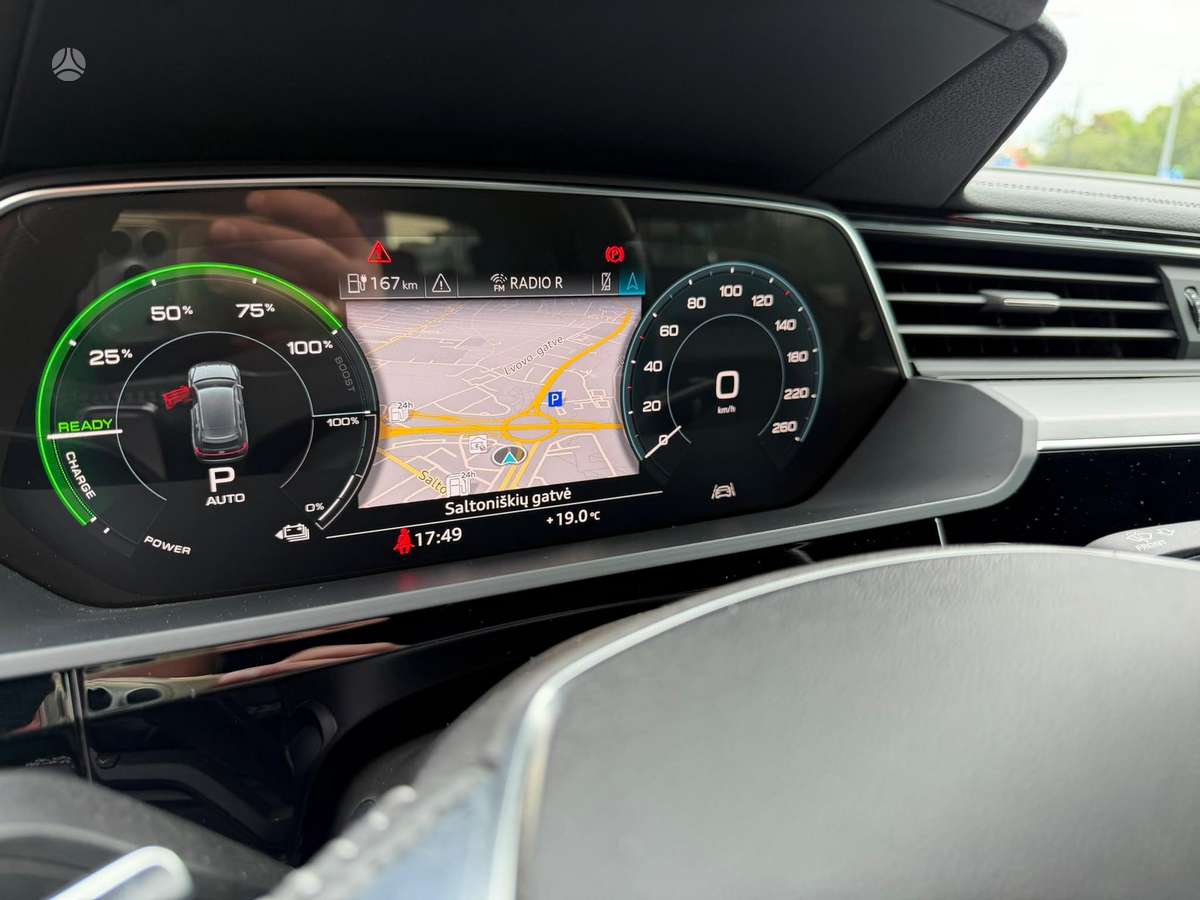 Audi e-tron, 95 kWh, off-road / crossover