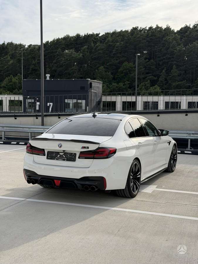 BMW M5, 4.4 l., Седан