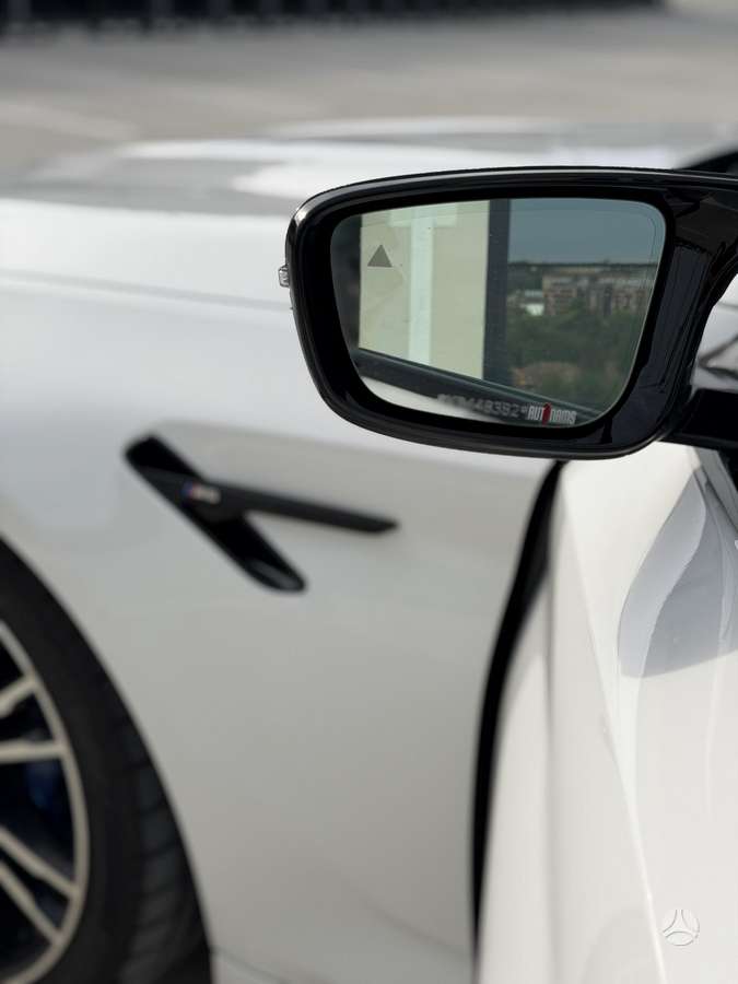 BMW M5, 4.4 l., Седан