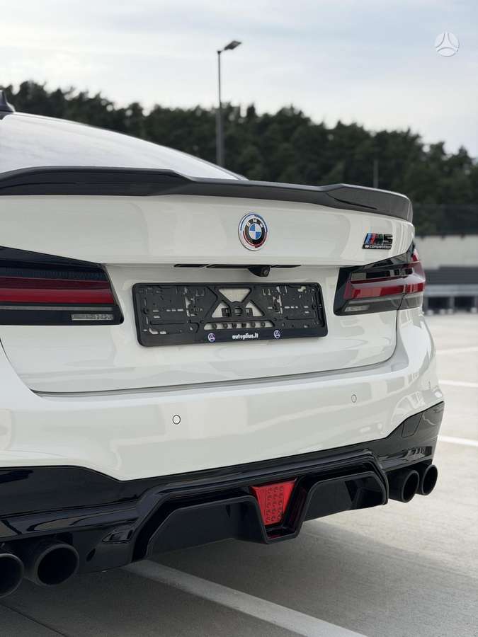 BMW M5, 4.4 l., Седан