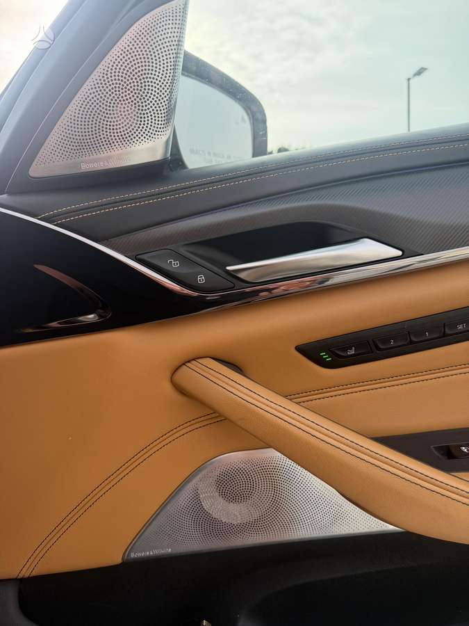 BMW M5, 4.4 l., Седан