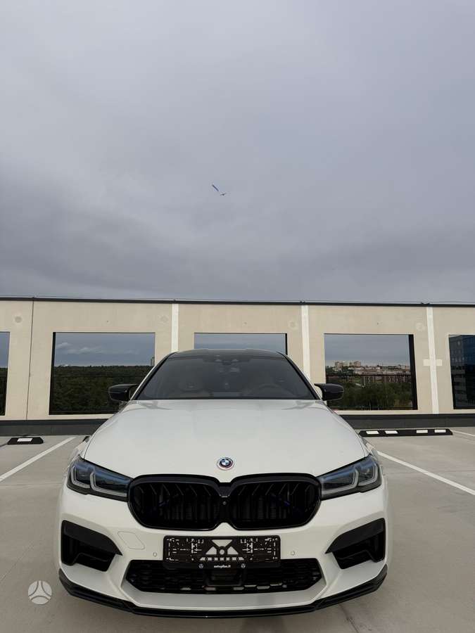BMW M5, 4.4 l., Седан