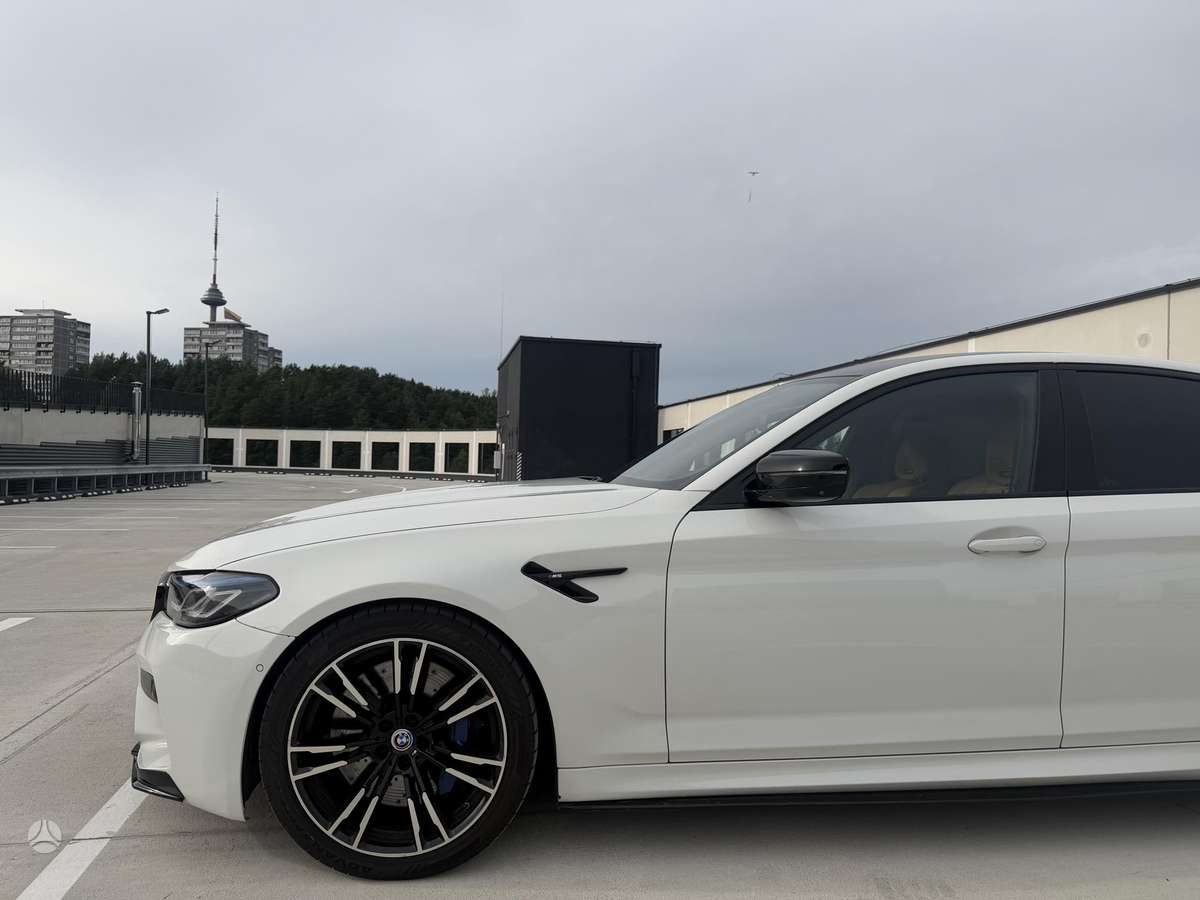 BMW M5, 4.4 l., Седан