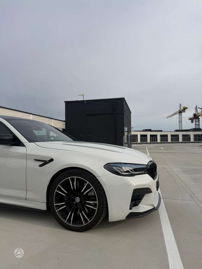 BMW M5, 4.4 l., Седан