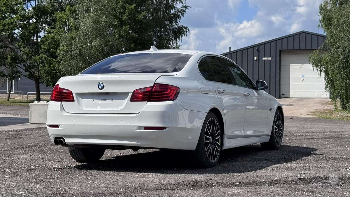 BMW 528, 2.0 l., Седан