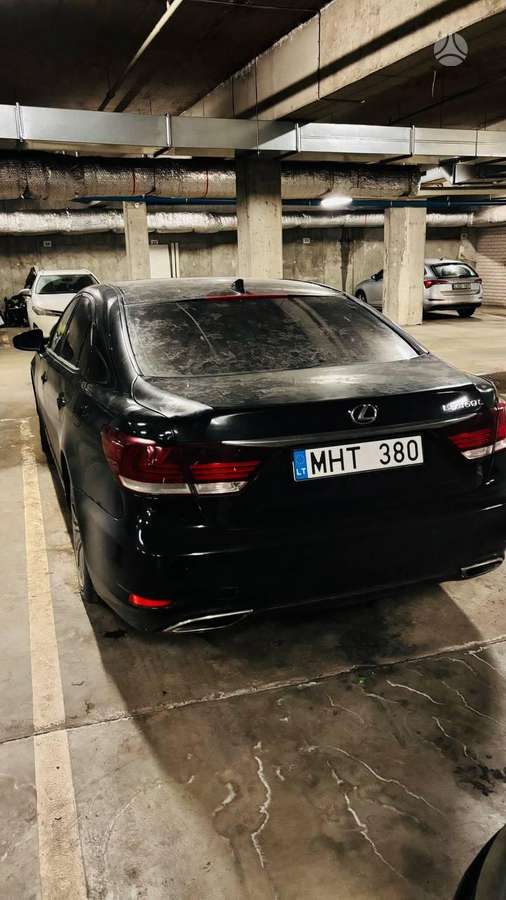 Lexus LS 460, Лимузин