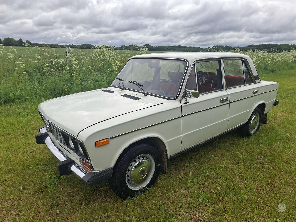 Lada 2101, saloon / sedan