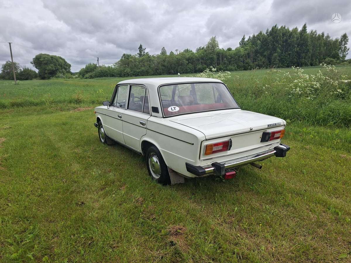 Lada 2101, saloon / sedan