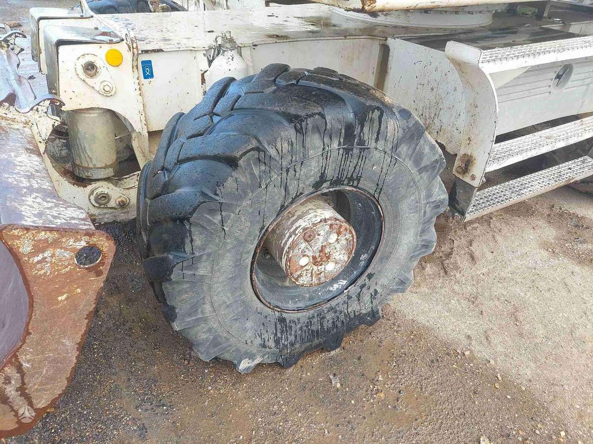 Liebherr A314, excavator