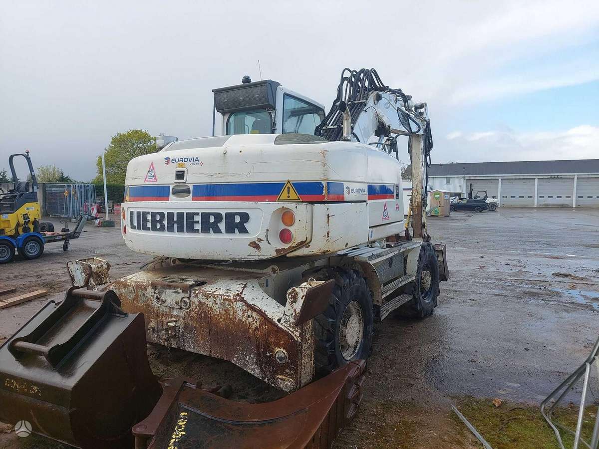 Liebherr A314, excavator