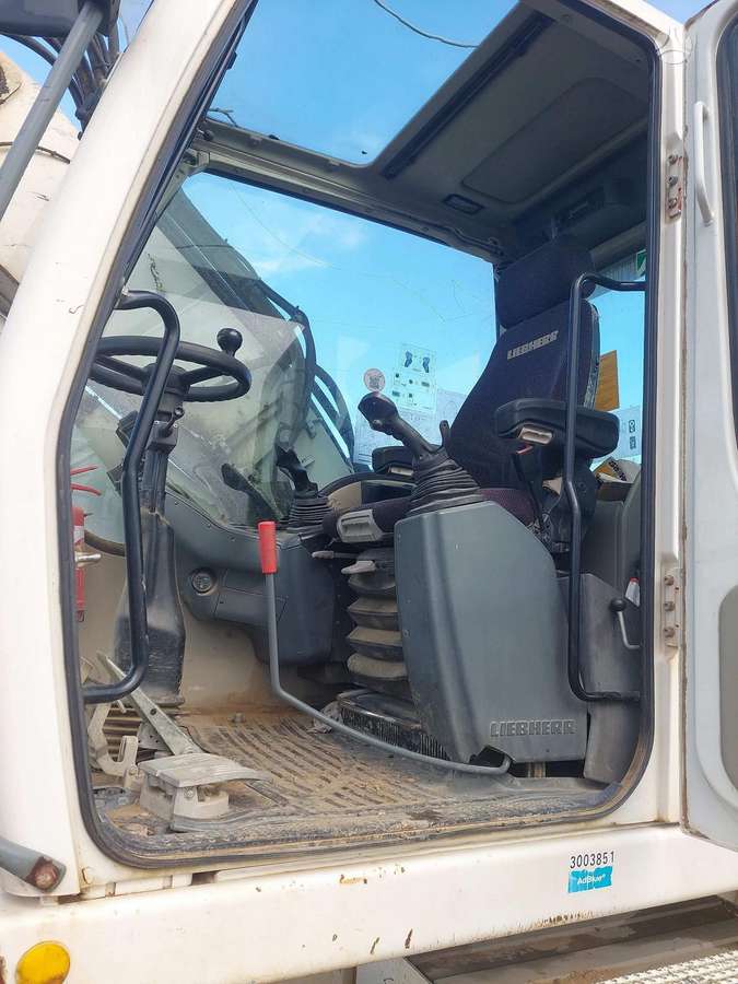 Liebherr A314, excavator