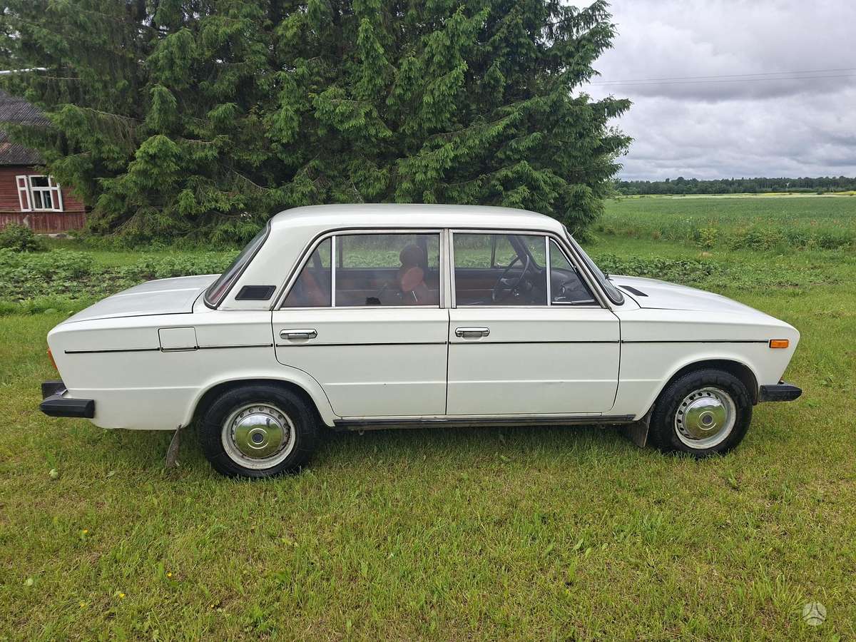 Lada 2101, saloon / sedan