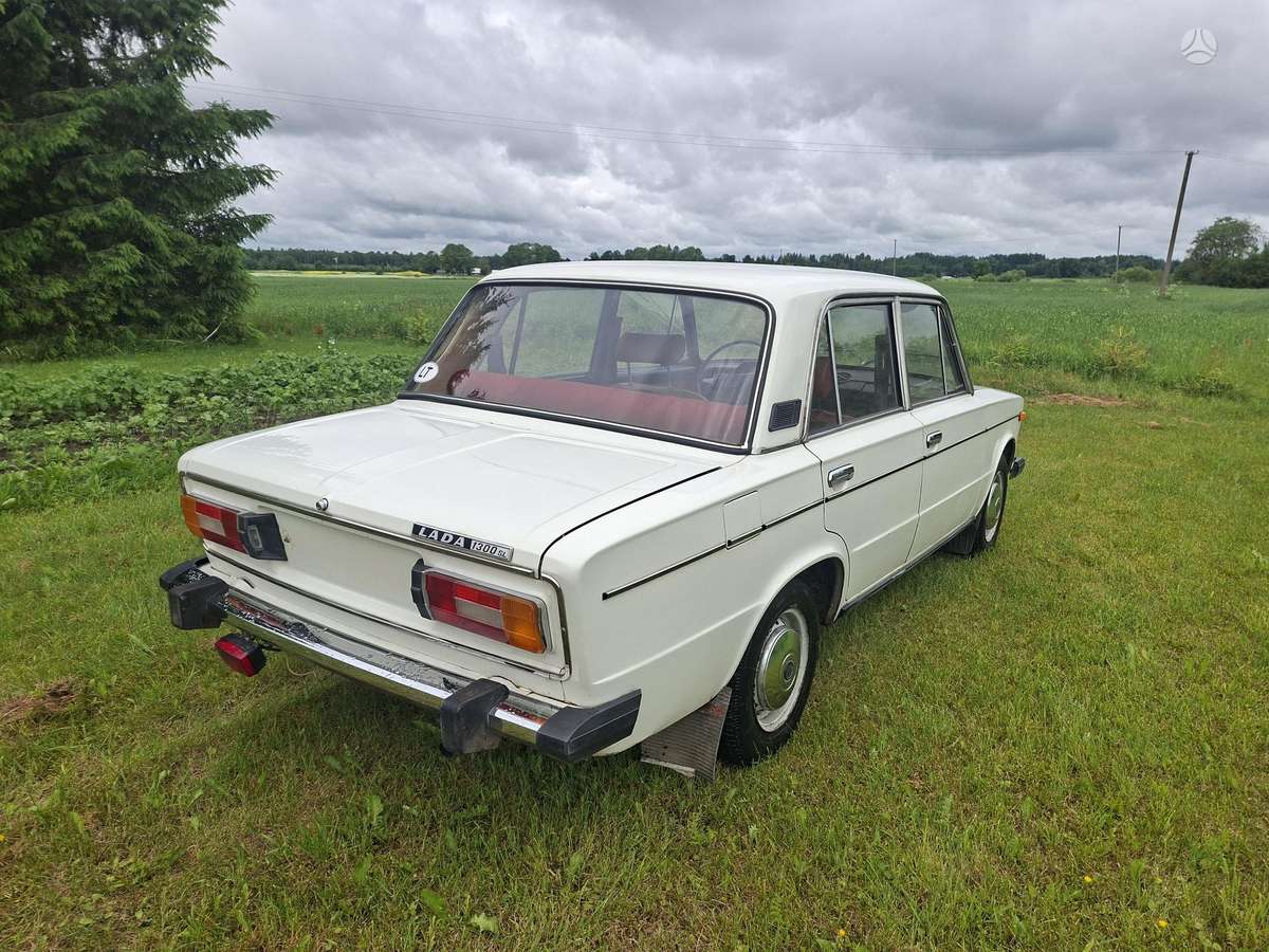 Lada 2101, saloon / sedan