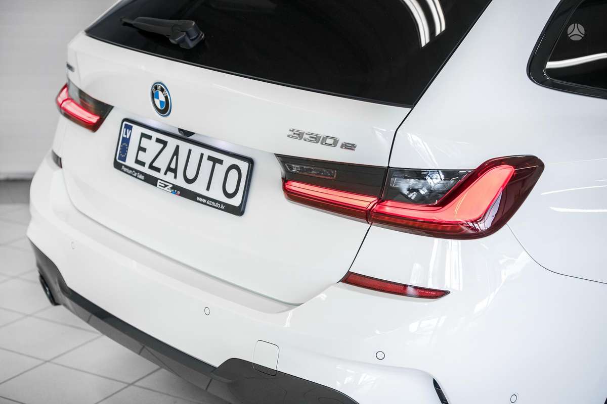 BMW 330, 2.0 l., Универсал