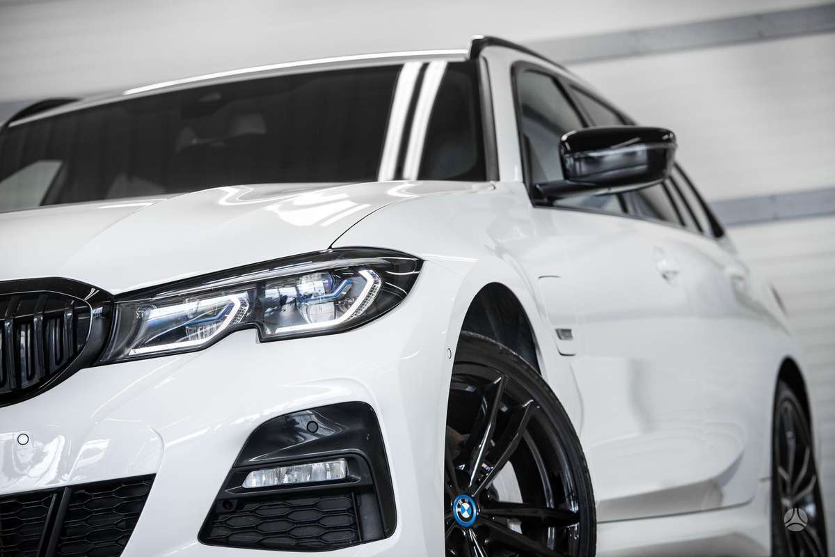 BMW 330, 2.0 l., Универсал
