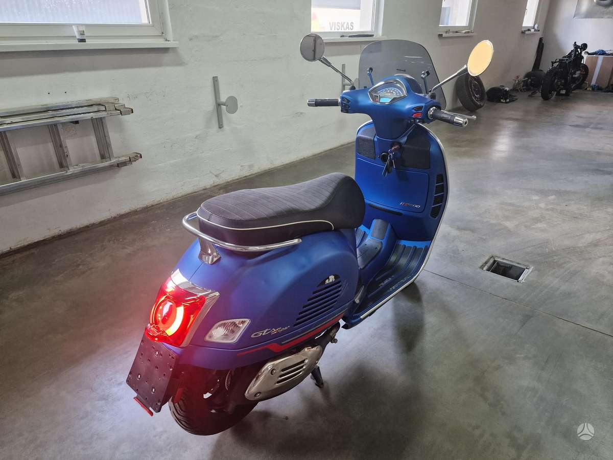 Piaggio Vespa 278cc, scooters / mopeds