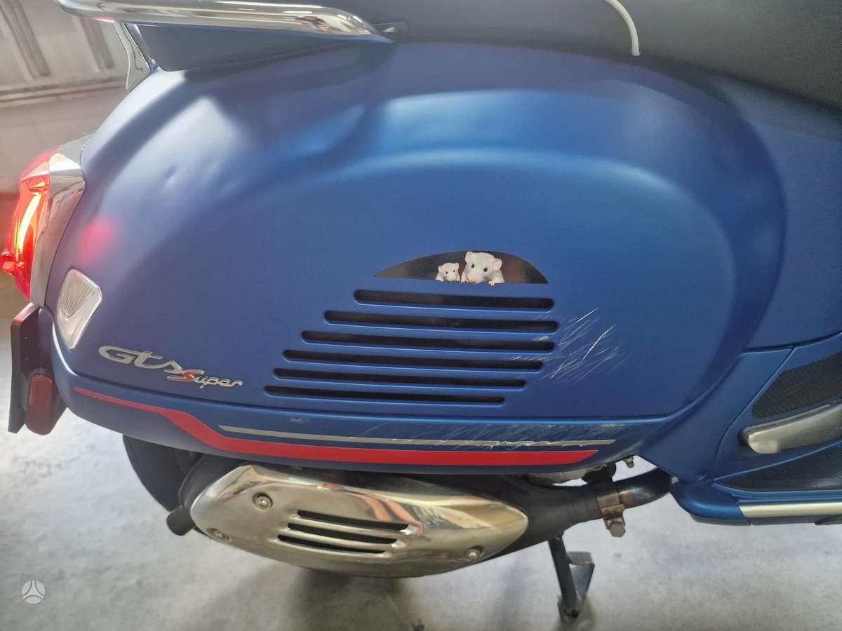 Piaggio Vespa 278cc, scooters / mopeds