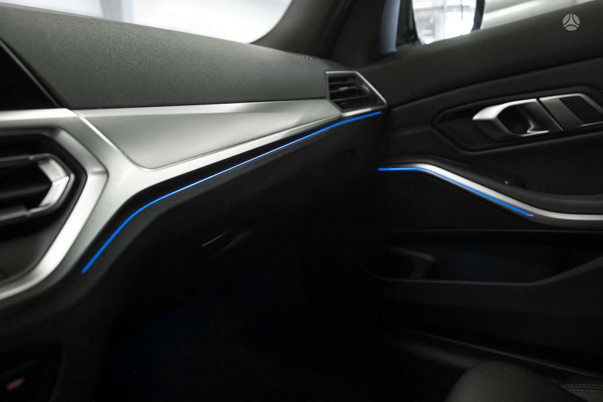 BMW 330, 2.0 l., Универсал