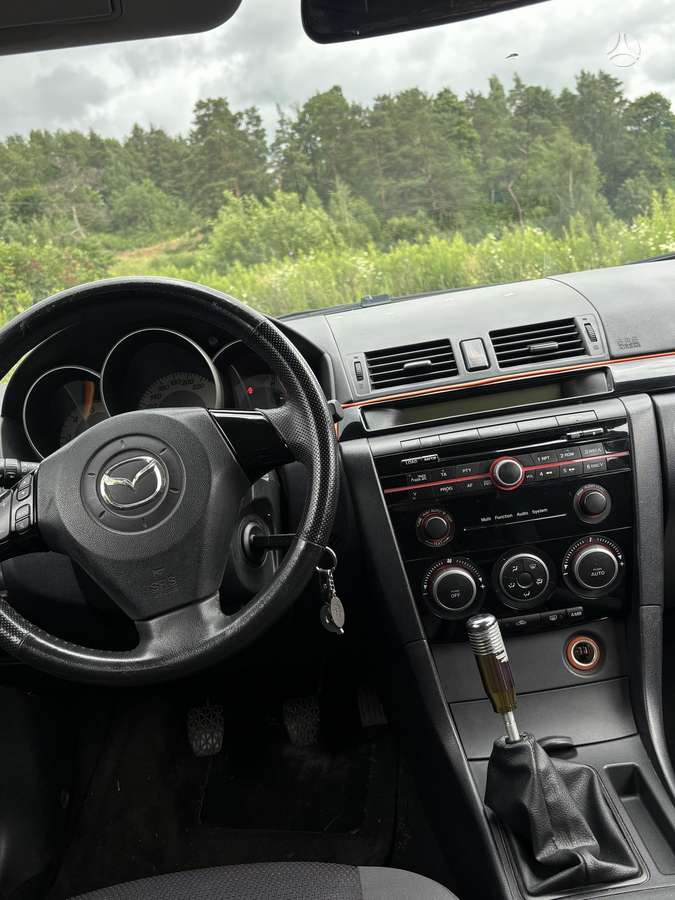 Mazda 3, 1.6 l., hatchback